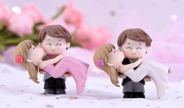 VRB Dec 2 Set Couples Miniature,Figurine,Statue for Valentine Gift, Home,Bedroom,Valentine,Gifts for Girlfriend, Living Room,Office,Restaurant Decor,Wedding,Showpiece,Gifts Figurines (Model 9)