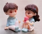 VRB Dec 2 Set Couples Miniature,Figurine,Statue for Valentine Gift, Home,Bedroom,Valentine,Gifts for Girlfriend, Living Room,Office,Restaurant Decor,Wedding,Showpiece,Gifts Figurines (Model 2)