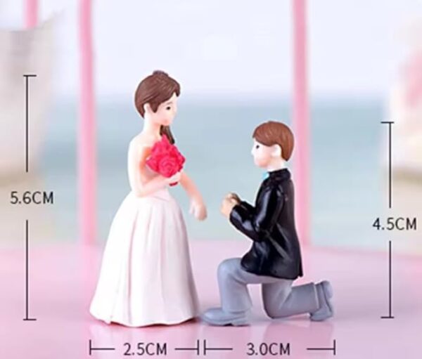 VRB Dec 2 Set Couples Miniature,Figurine,Statue for Valentine Gift, Home,Bedroom,Valentine,Gifts for Girlfriend, Living Room,Office,Restaurant Decor,Wedding,Showpiece,Gifts Figurines (Model 12)