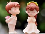 VRB Dec 2 Set Couples Miniature,Figurine,Statue for Valentine Gift, Home,Bedroom,Valentine,Gifts for Girlfriend, Living Room,Office,Restaurant Decor,Wedding,Showpiece,Gifts Figurines (Model 8).