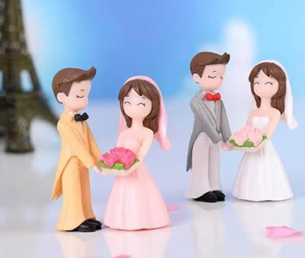 VRB Dec 2 Set Couples Miniature,Figurine,Statue for Valentine Gift, Home,Bedroom,Valentine,Gifts for Girlfriend, Living Room,Office,Restaurant Decor,Wedding,Showpiece,Gifts Figurines (Model 13)