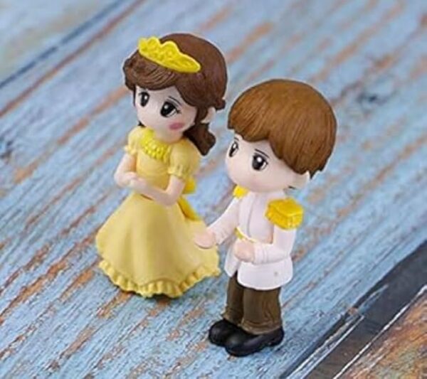 VRB Dec 2 Set Couples Miniature,Figurine,Statue for Valentine Gift, Home,Bedroom,Valentine,Gifts for Girlfriend, Living Room,Office,Restaurant Decor,Wedding,Showpiece,Gifts Figurines (Model 11)