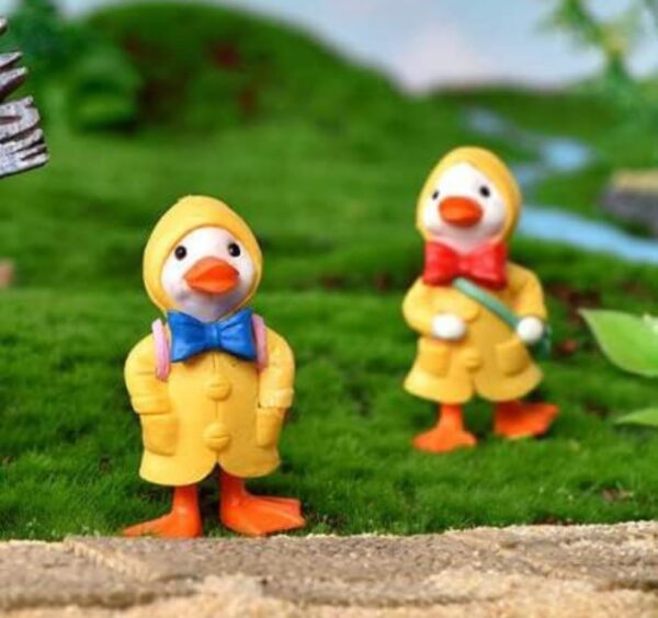 VRB Dec 4 Pcs Miniature Showpiece Set for Home Decor,Car Dashboard,Valentine,Living Room,Gifts Figurines,Cake Decoration Items,Figurines for Home Decor. (4 Pcs Duck Umbrella Miniature)