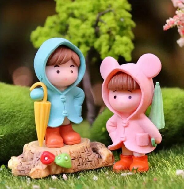 VRB Dec 4 Pcs Miniature Showpiece Set for Home Decor,Car Dashboard,Valentine,Living Room,Gifts Figurines,Cake Decoration Items,Figurines for Home Decor. (4 Pcs Close Umbrella Miniature)