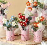 VRB Dec 1pcs Artificial Crochet Flower Bouquet/Artificial Flowers Bunch/Crochet flowers bouquet/Crochet flowers/Flowers Bouquet Gift for Girls Home Decor,gifting,etc. (Blue Daisy Bouquet)